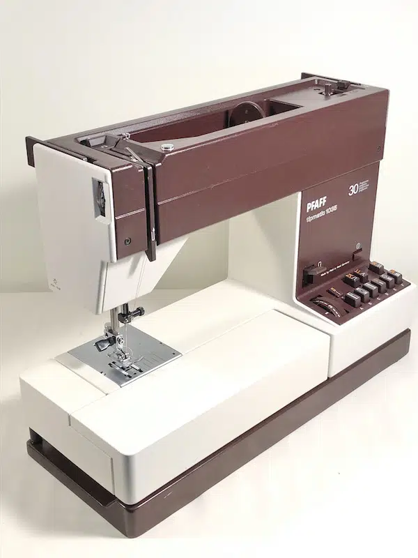 Pfaff 1035 Tipmatic~Reconditioned with full 1-year Warranty - Image 2