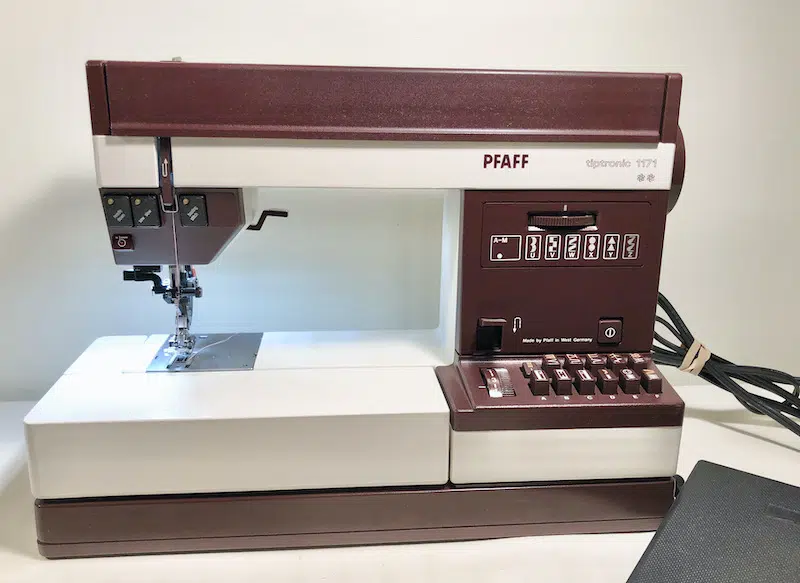 Pfaff Tiptronic 1171~With IDT~Reconditioned~Warranty