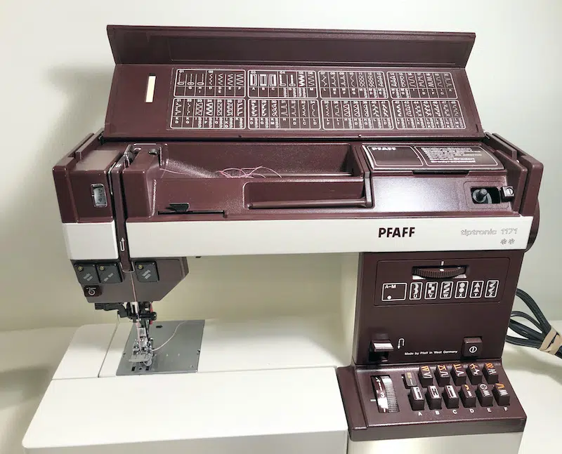 Pfaff Tiptronic 1171~With IDT~Reconditioned~Warranty - Image 2