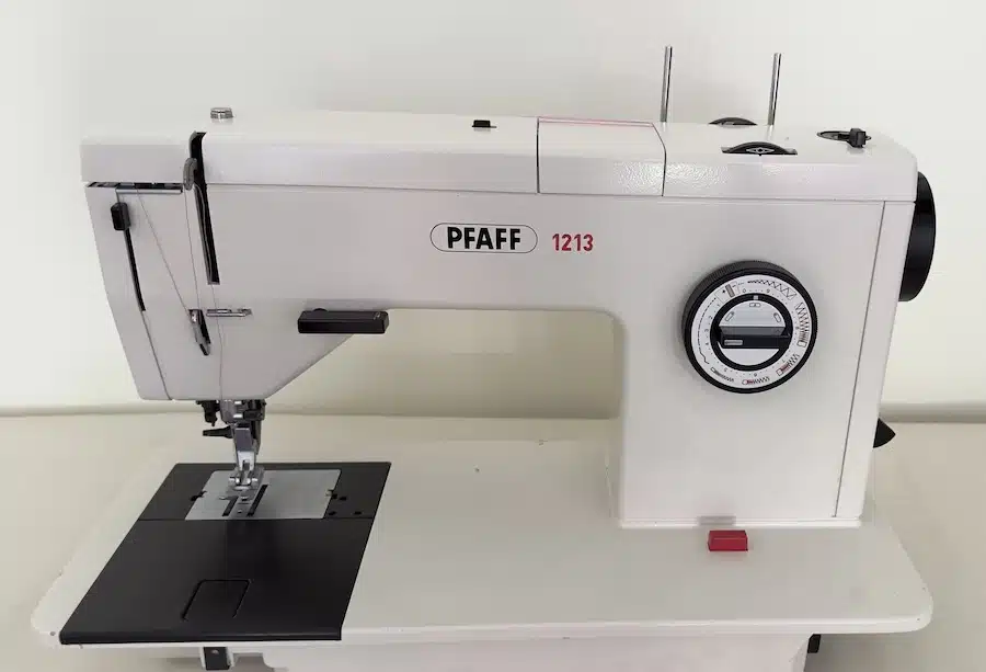 Pfaff 1213 Flat Bed ~With IDT~Reconditioned~1 Year Warranty - Image 3
