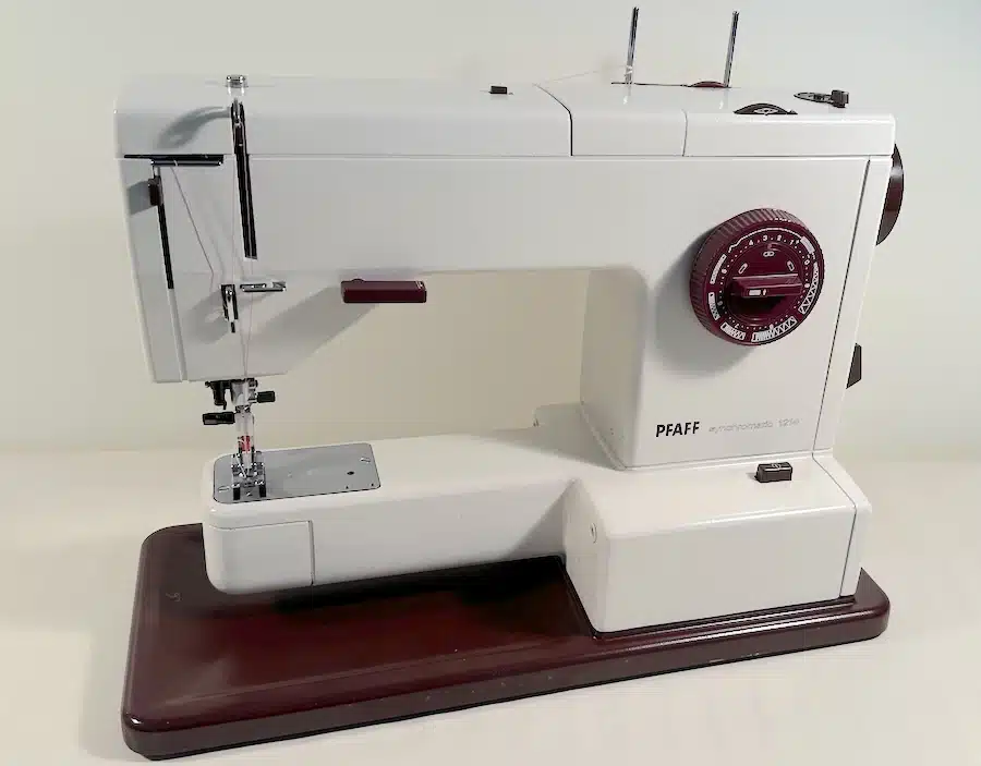 Pfaff Synchromatic 1214 ~with IDT~Reconditioned with warranty - Image 2