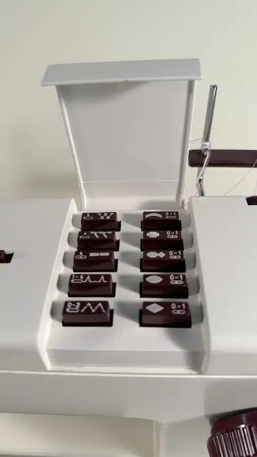 Pfaff Synchromatic 1214 ~with IDT~Reconditioned with warranty - Image 3