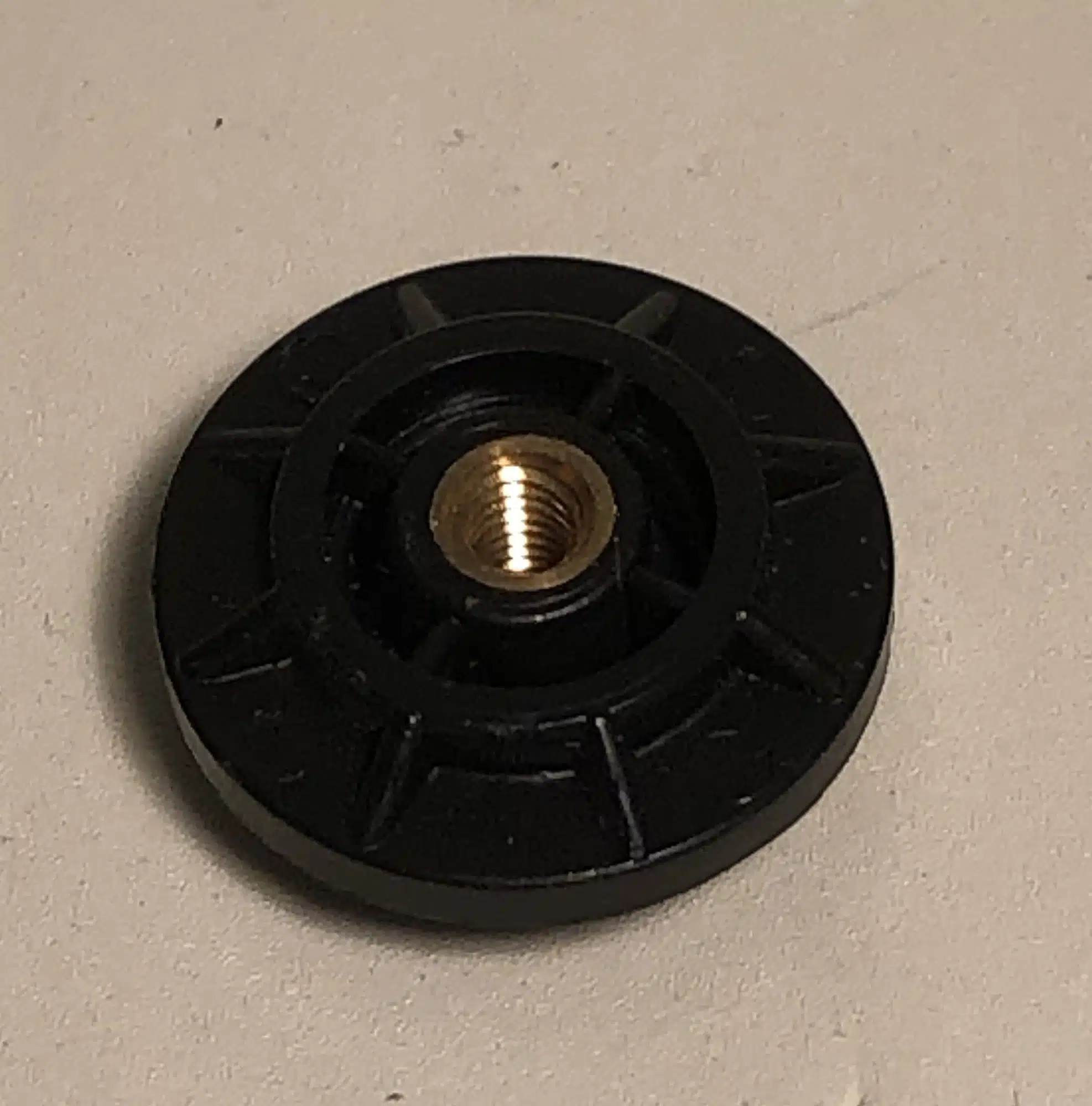 Motor Mount~Pfaff 800 series