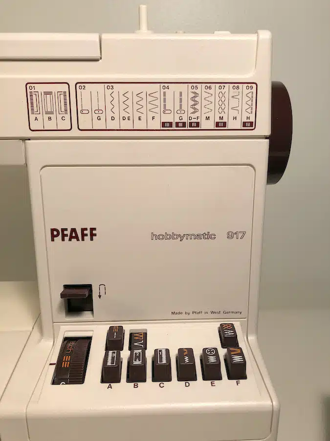 Pfaff 917~German Made~ Full 1-year warranty - Image 5