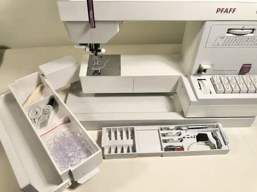 Pfaff Tipmatic 1151 with IDT, 1 year warranty~Beautiful! - Image 5