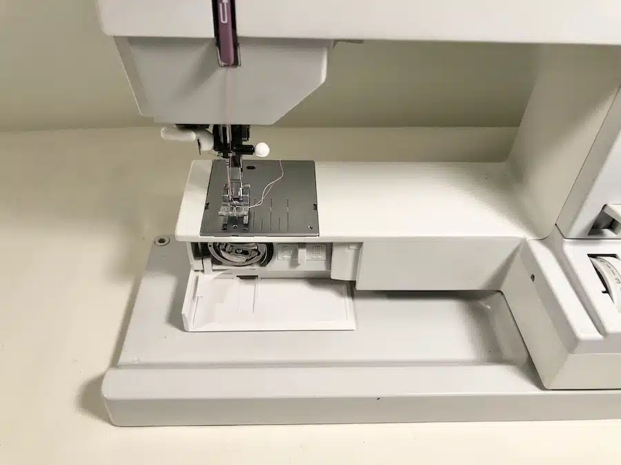 Pfaff Tipmatic 1151 with IDT, 1 year warranty~Beautiful! - Image 3