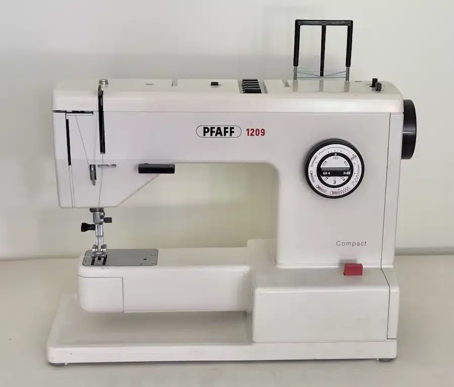 Pfaff 1209 Heavy Duty~ Dual feed IDT~Reconditioned~Warranty