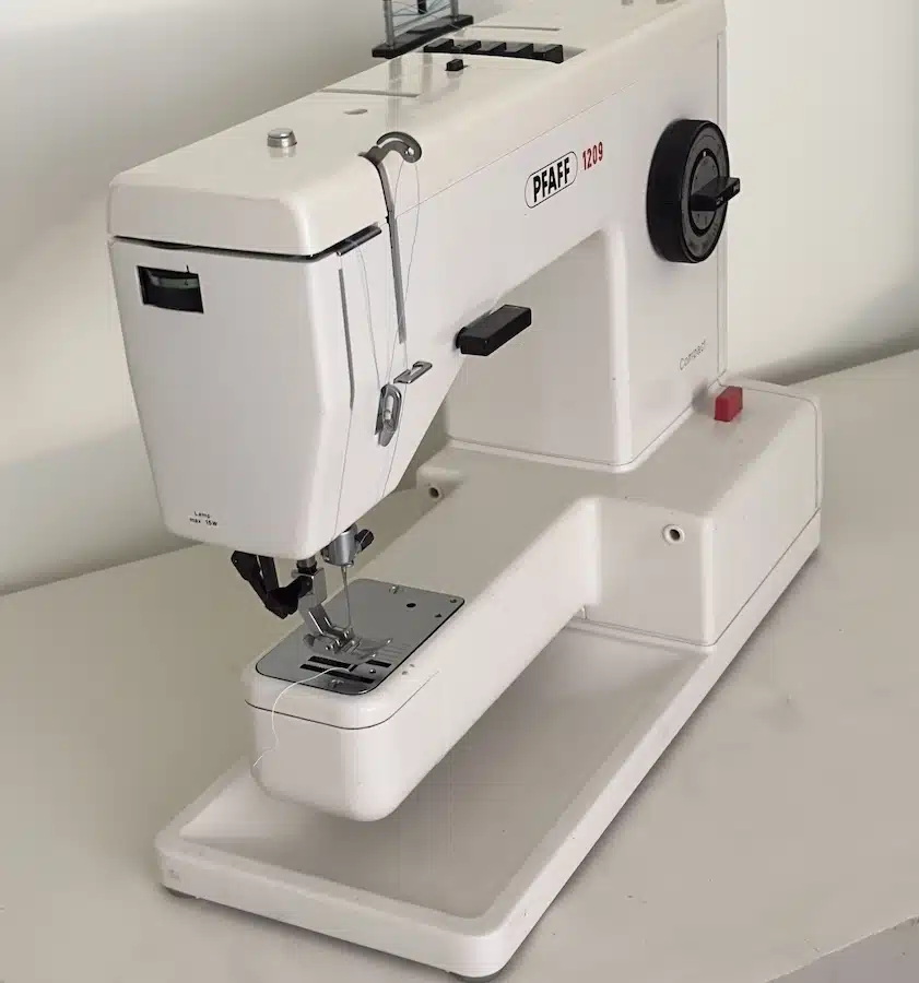 Pfaff 1209 Heavy Duty~ Dual feed IDT~Reconditioned~Warranty - Image 3